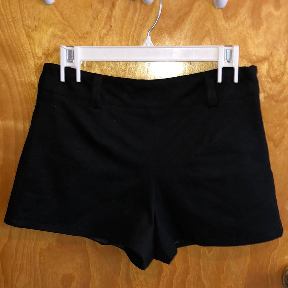 ♟ High-Rise Black Shorts ♟